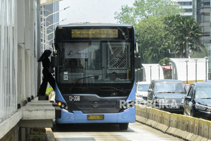 Sopir Transjakarta, Sukijo (45) mengakui sempat keluar jalur garis merah di lokasi kecelakaan di persimpangan Jalan Lodan Raya, Pademangan, Jakarta Utara, Senin (25/5).