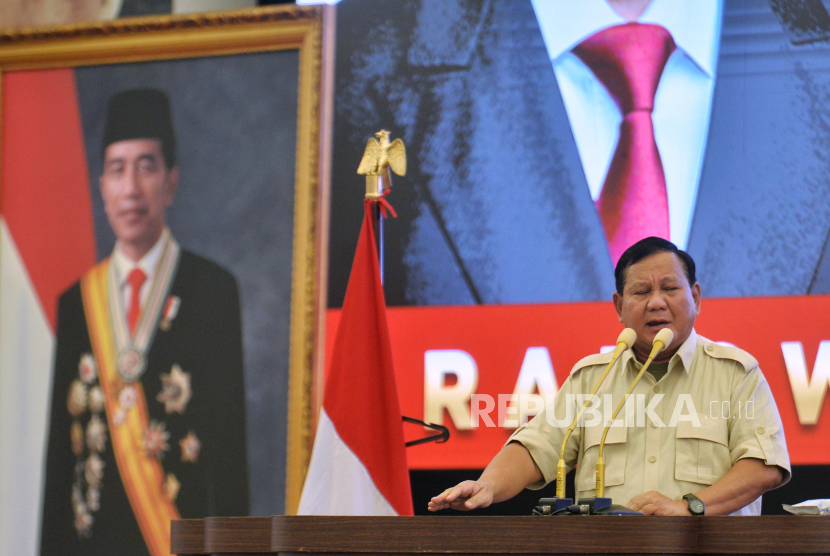 Ketua Umum Partai Gerindra Prabowo Subianto menyampaikan pidato politiknya di Jakarta International Velodrome, Jakarta Timur, Ahad (16/7/2023).