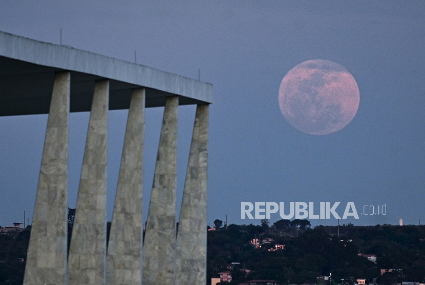 ILUSTRASI Bulan Rajab termasuk dalam keempat bulan haram.