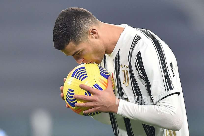 Cristiano Ronaldo sudah pamit ke pelatih Juventus Massimiliano Allegri.