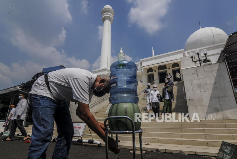 Masjid Al-Azhar Siapkan Protokol Kesehatan Sholat Idul Adha (ilustrasi).