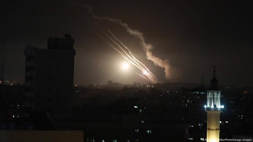 Israel Balas Serangan Hamas, Puluhan Orang Dilaporkan Gugur