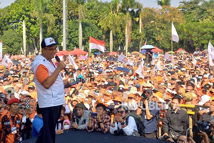 Bacapres Anies Rasyid Baswedan saat menghadiri acara jalan sehat dan dialog kebangsaan yang digelar PKS di Bandung, Jawa Barat, Sabtu (5/8/2023). 