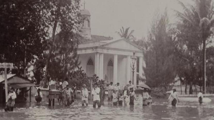 Banjir Jakarta. Banjir menggenangi Istana Negara pada 1932. Foto: IST