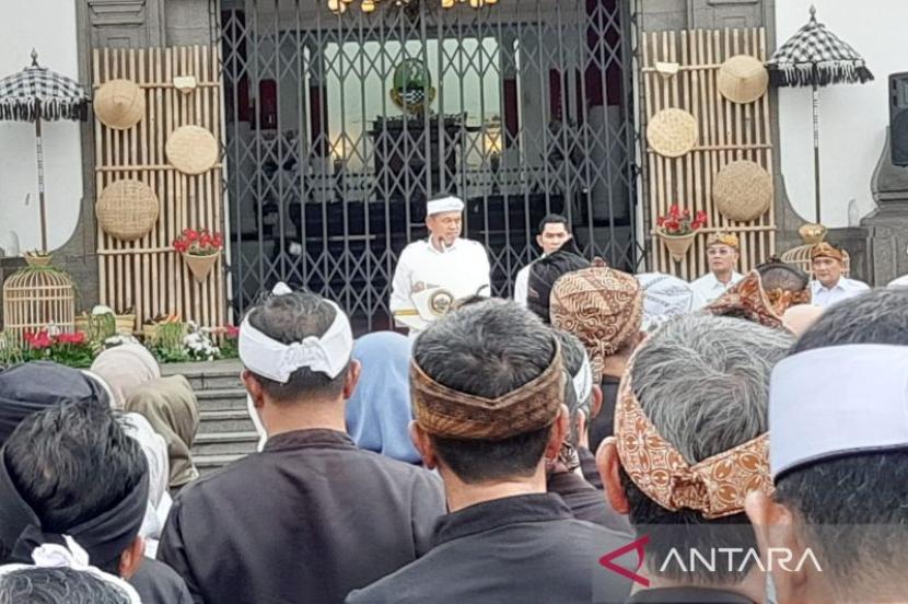 Gubernur Jabar Bangun Trotoar untuk Dorong Pelajar Jalan Kaki