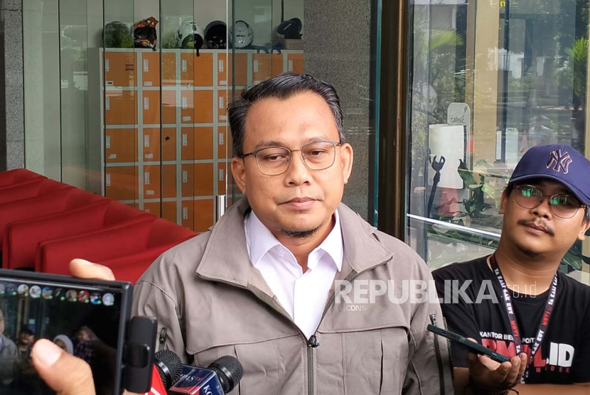 Kepala Bagian Pemberitaan KPK, Ali Fikri saat memberikan keterangan pers di Gedung Merah Putih KPK, Jakarta Selatan, Selasa (5/12/2023).