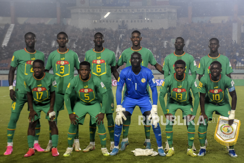 Pemain Timnas Senegal berfoto sebelum pertandingan.