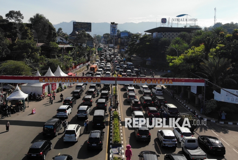 Libur Natal, Kawasan Puncak Bogor Dipadati Kendaraan Wisatawan