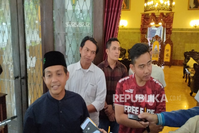 Gibran bertemu Raja Juli di Rumah Dinas Wali Kota Solo Loji Gandrung, Selasa (7/2/2023)
