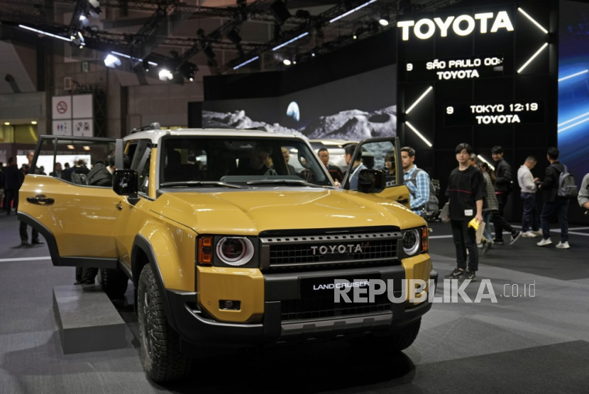 Toyota Motor new Land Cruiser model is displayed at the Japan Mobility Show 2023 in Tokyo, Japan, 25 October 2023. 