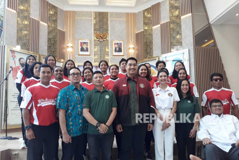 Menpora Dito Ariotedjo Melepas Timnas Baseball Putri Indonesia di Ajang Women