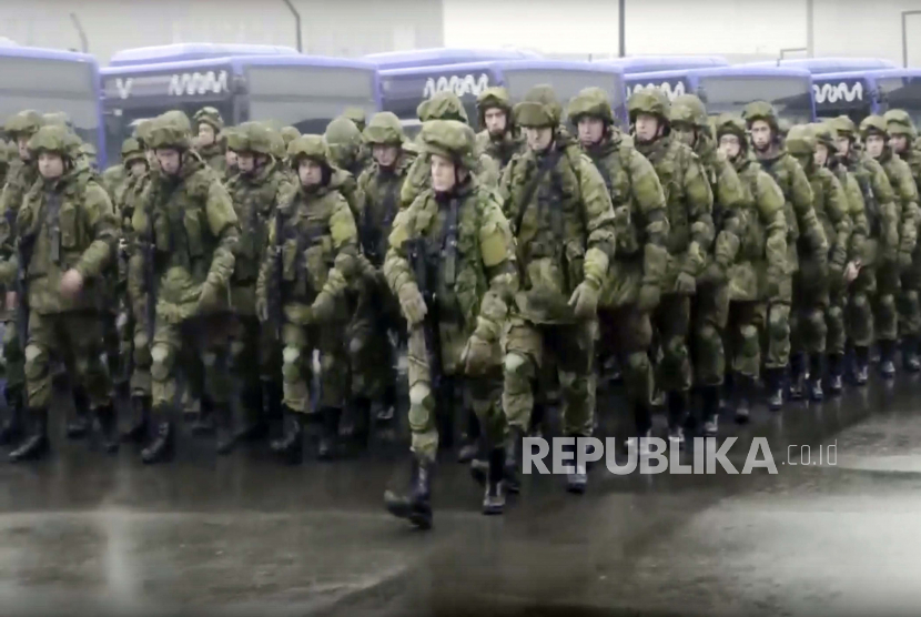 Ilustrasi tentara Rusia. Rusia merekrut pengangguran dan sejumlah mahasiswa untuk perang di Ukraina 