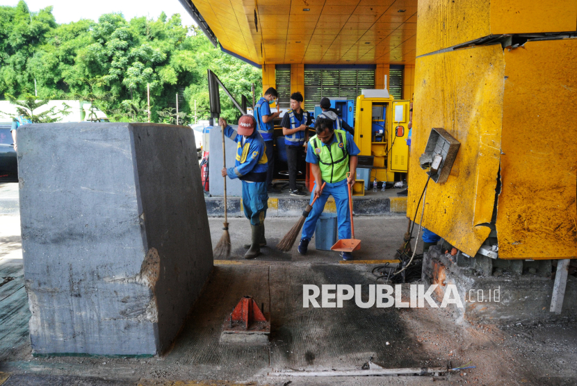 Empat Petugas Jasa Marga Alami Luka Ringan dan Berat Akibat Kecelakaan di Tol Ciawi 2