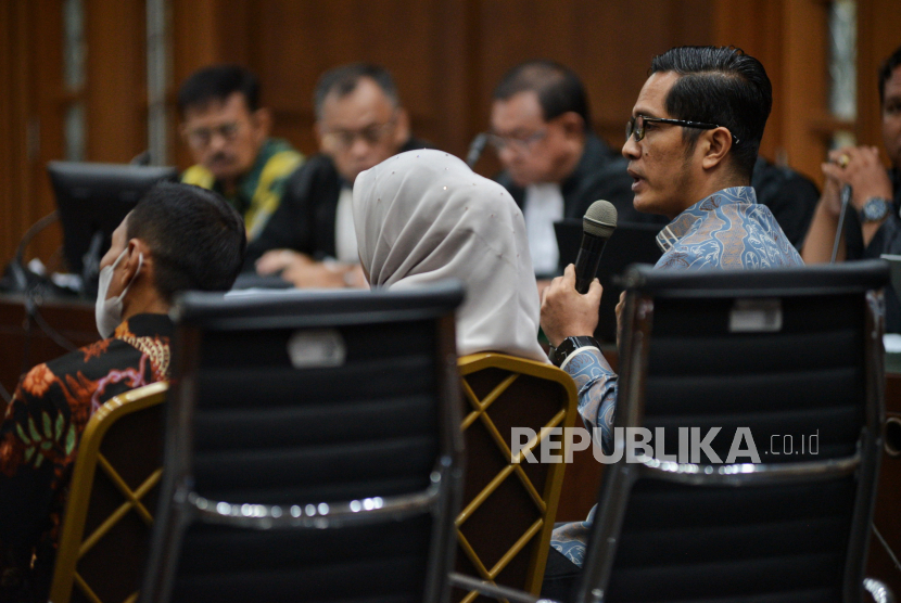 Mantan Juru Bicara KPK Febri Diansyah bersaksi dalam sidang terkait  kasus dugaan pemerasan dan gratifikasi dengan terdakwa Syahrul Yasin Limpo di Pengadilan Tipikor, Jakarta, Senin (3/6/2024).