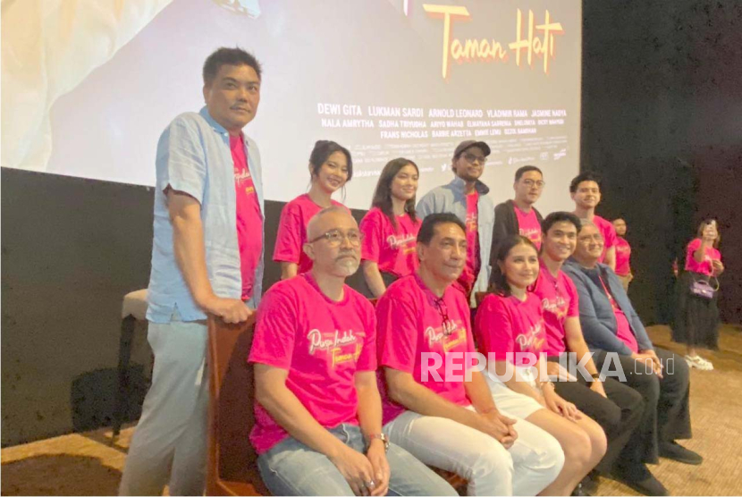 Para pemain dan tim produksi film Puspa Indah Taman Hati menggelar konferensi pers di Epicentrum Jakarta, Kamis (24/8/2023).