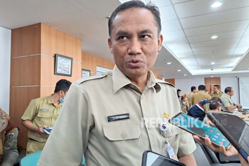 Inspektur Provinsi DKI Jakarta, Syaefuloh Hidayat saat mengikuti rapat Komisi A DPRD DKI Jakarta. 