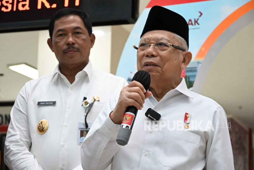Wakil Presiden Maruf Amin, ketika meninjau RSD K.R.M.T. Wongsonegoro Kota Semarang, Jumat (26/1/2024)