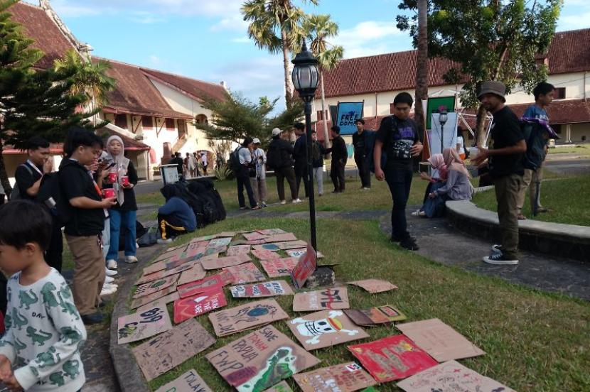 Peringatan Hari Demokrasi Internasional tekankan kebebasan pers.
