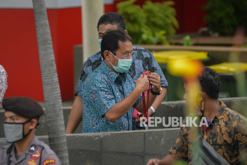 Tersangka bupati Bogor periode 2008-2014 Rahmat Yasin tiba di Gedung KPK.