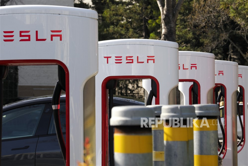 Tesla Inc memastikan untuk membuka kantor penjualan mobil listrik di Malaysia. 