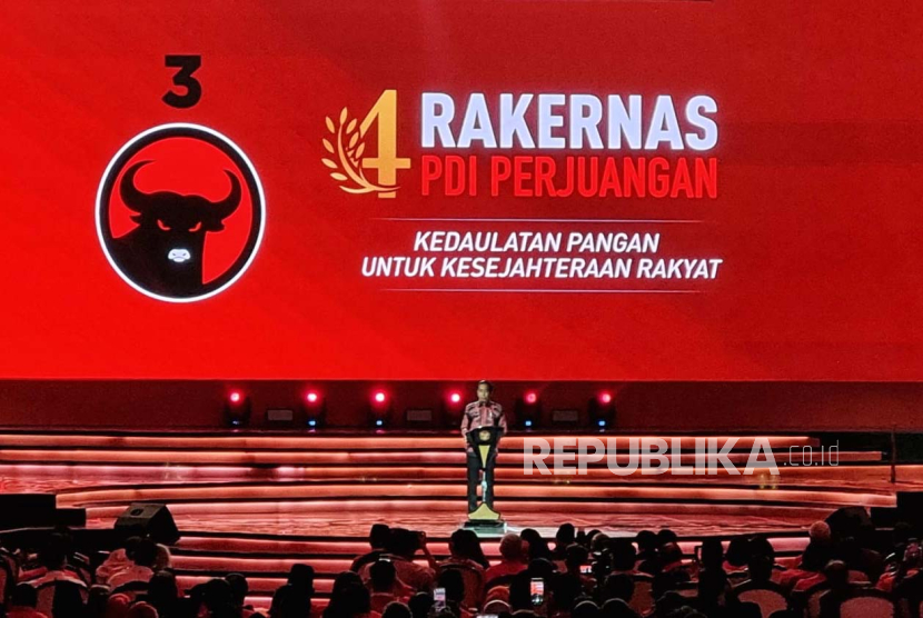 Presiden Joko Widodo (Jokowi) dalam pidatonya di rapat kerja nasional (Rakernas) IV PDIP, di Jakarta Intenational Expo, Jakarta, Jumat (29/9/2023). 