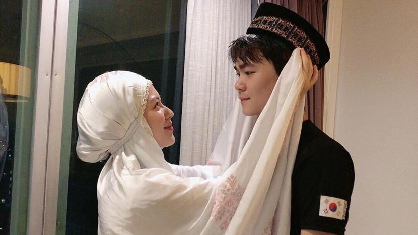 Ayana dan Aydin Moon: Ayana Moon Ingin Adiknya Tinggal di Luar Korea untuk Belajar Islam