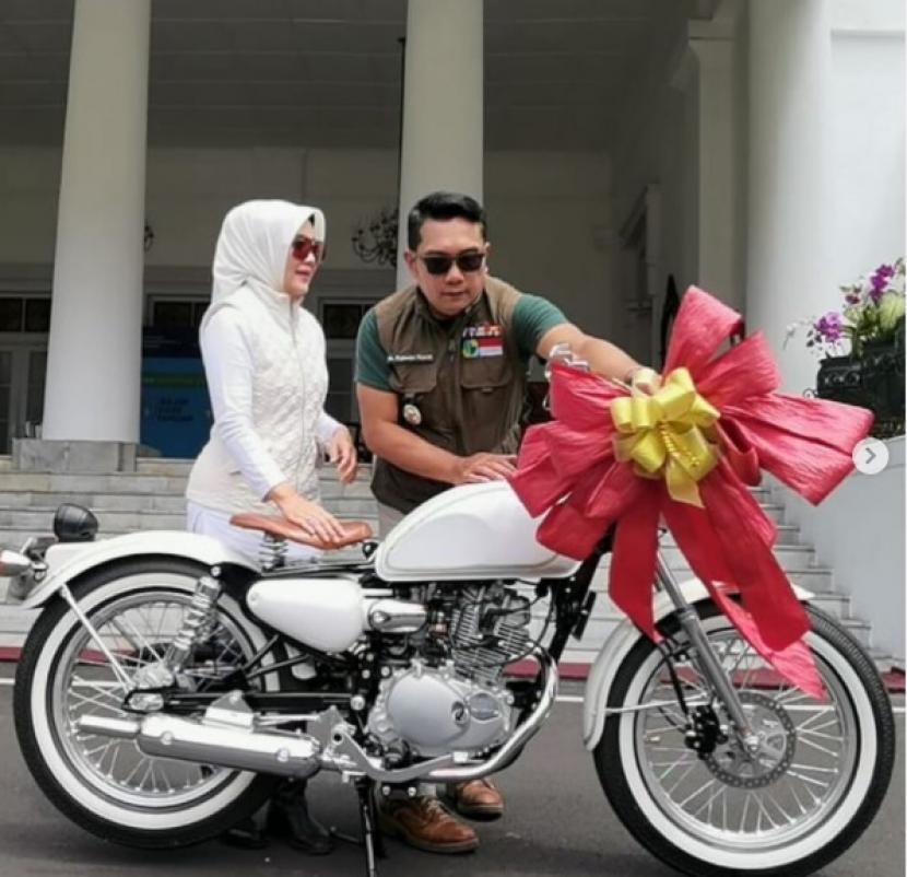  Ulang Tahun Pernikahan, Ridwan Kamil Hadiahi Atalia Motor Custom