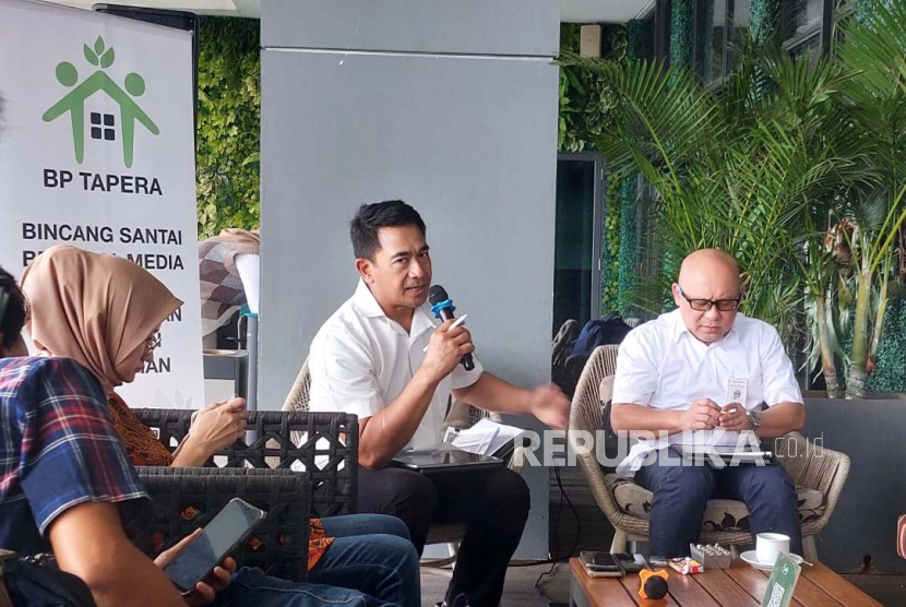 Direktur Kepesertaan BP Tapera, Rio Sanggau (kiri) bersama Direktur Operasi Pengarahan, Budi Santoso (kanan) dalam sebuah diskusi bersama media di Jakarta, Kamis (27/7/2023). 