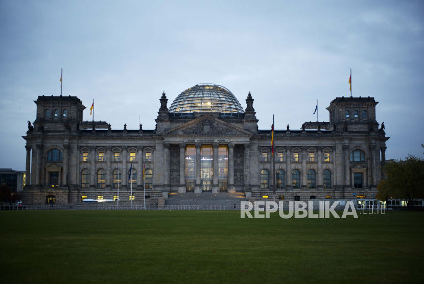Sebanyak 25 orang dari kelompok sayap kanan dan mantan tokoh militer berencana menyerbu gedung parlemen, Reichstag, dan merebut kekuasaan.