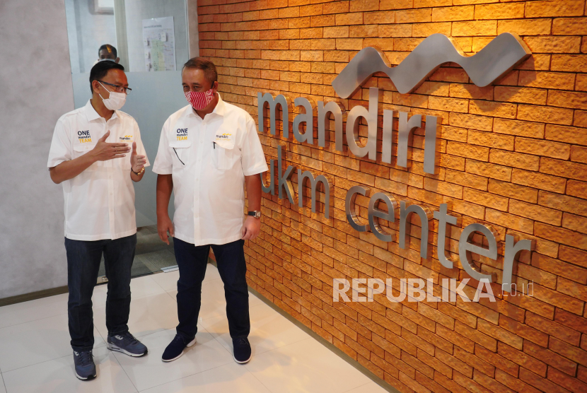 PT Bank Mandiri (Persero) Tbk berupaya memberikan kontribusi untuk mengakselerasi pemulihan ekonomi Indonesia yang terdampak pandemi covid-19. Hal ini terlihat dari laju penyaluran kredit konsolidasi meningkat 4,38 persen secara year on year (yoy) menjadi Rp 871,7 triliun pada paruh pertama tahun ini.