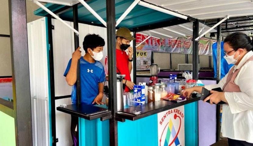 Kisah Sukses Anak Punk Jadi Pengusaha Minuman Boba (Rena Laila Wuri)