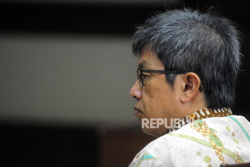 Terdakwa kasus korupsi KTP elektornik Anang Sugiana saat menjalani sidang tuntutan di Pengadilan Tipikor, Jakarta, Kamis (28/6).