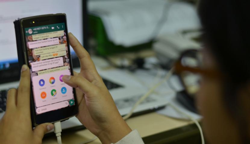 Cara Mematikan Status Online di WhatsApp, Catat Ya!. (FOTO: Agus Aryanto)