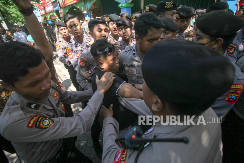 Penertiban Pedagang Di Pasar Larangan Sidoarjo Republika Online