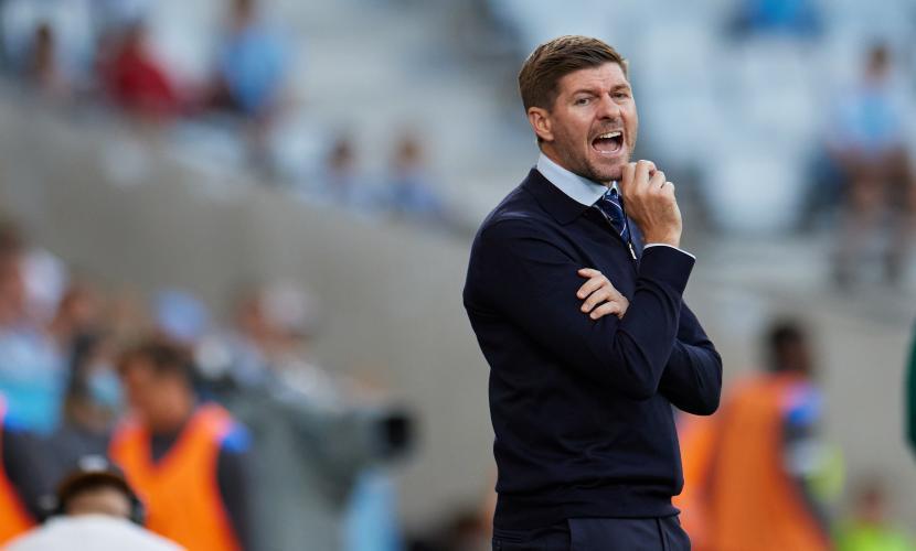 Steven Gerrard: Steven Gerrard Positif Covid-19, Aston Villa 2 Laga tanpa Sang Manager!