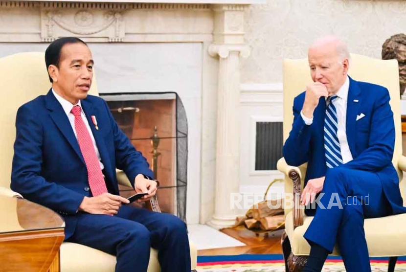 Presiden Jokowi saat melakukan pertemuan bilateral dengan Presiden AS Joe Biden di Gedung Putih, Washington DC, AS, Selasa (14/11/2023).