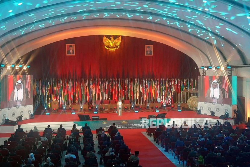 Balitbang Diklat Kementerian Agama bekerjasama dengan Pengurus Besar Nahdlatul Ulama (PBNU) menggelar Konferensi Moderasi Beragama Asia-Afrika dan Amerika Latin (KMBAAA) di Gedung Merdeka, Bandung, Rabu (20/12/2023). 