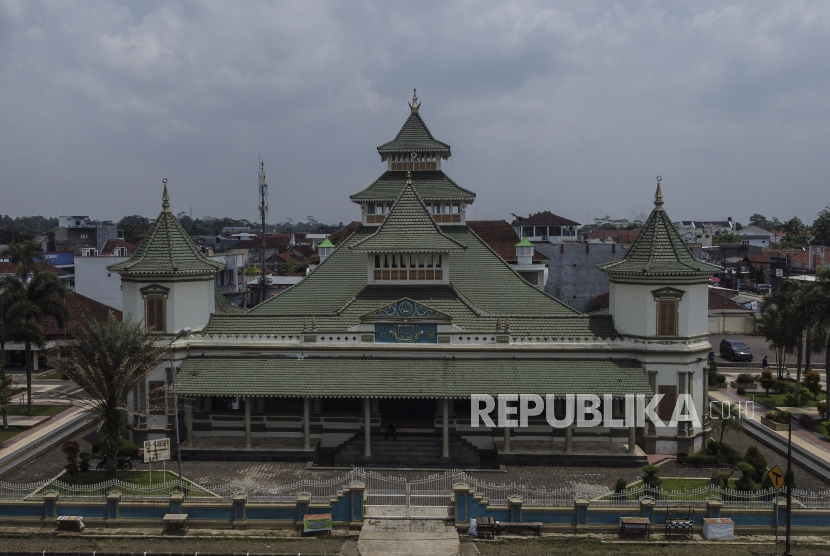 Foto udara Situs Masjid Kuno Manonjaya di Kabupaten Tasikmalaya, Jawa Barat. Mualaf Harus Tahu, Ini 5 Ayat Alquran Bantu Ringankan Semua Kesulitan