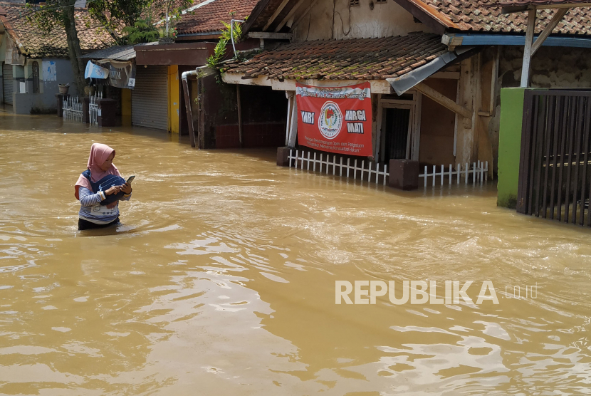 Banjir di Baturaja, Sumatera Selatan, mencapai ketinggian hingga 178 sentimeter.