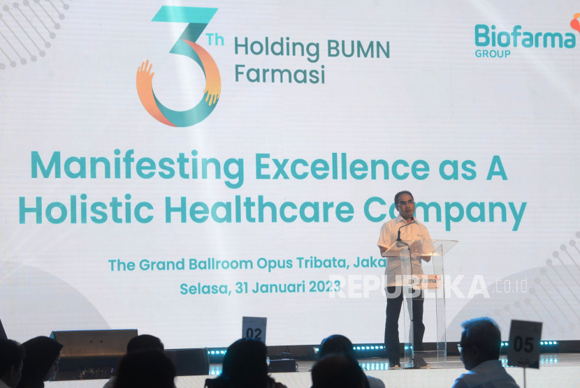 Direktur Utama PT Bio Farma Honesti Basyir memberikan sambutan dalam acara Hari Ulang Tahun Holding BUMN Farmasi Ke-3 di Jakarta, Selasa (31/1/2023). PT Bio Farma (Persero) meluncurkan marketplace berbasis web dengan nama Medicine Distribution Business Zone atau Medbiz by Bio Farma.