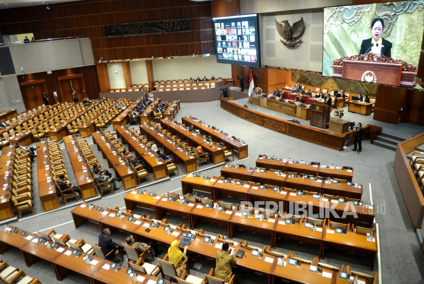 Ketua DPR RI Puan Maharani dan Ketua MPR RI Bambang Soesatyo menyoroti regulasi KPU RI yang dapat mengurangi jumlah bakal calon anggota legislatif (caleg) perempuan pada Pemilu 2024. (ilustrasi).