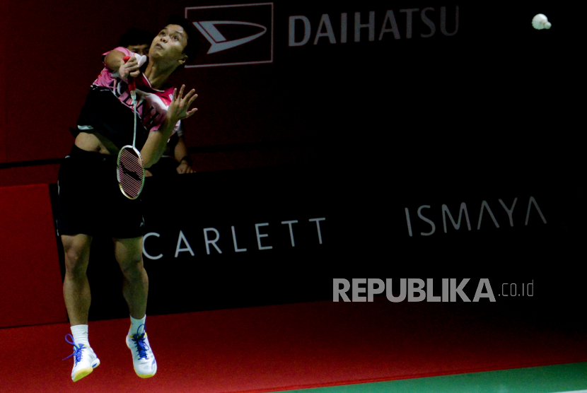 Pebulu tangkis tunggal putra Indonesia, Anthony Sinisuka Ginting. Presiden RI Joko Widodo (Jokowi) mengucapkan selamat kepada pebulu tangkis putra Indonesia Anthony Ginting atas keberhasilan menjuarai tunggal putra Badminton Asia Championships (BAC) 2023 di Dubai.