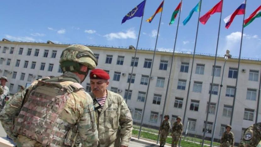 Aliansi militer yang dipimpin Rusia mengumumkan pada Rabu malam (5/1/2022) bahwa mereka akan mengirim pasukan penjaga perdamaian ke Kazakhstan