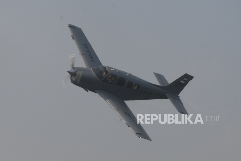 [Dokumentasi Pesawat Bonanza G-36] Tim pencari di lapangan menemukan titik jatuhnya Pesawat Udara Latih Jenis G-36 Bonanza T-2503 milik TNI AL. 