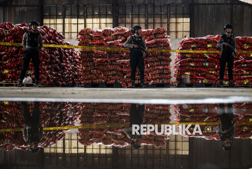 Kementan dan Polri Amankan 133,5 Ton Bawang Bombai Ilegal