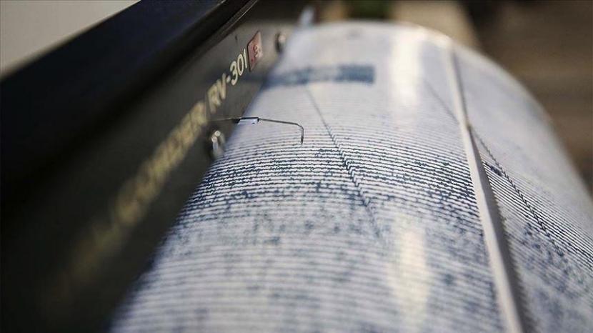  Badan Meteorologi Jepang telah mengeluarkan peringatan untuk warga tentang gempa bumi yang berulang karena negara itu terguncang tiga kali sejak Ahad 