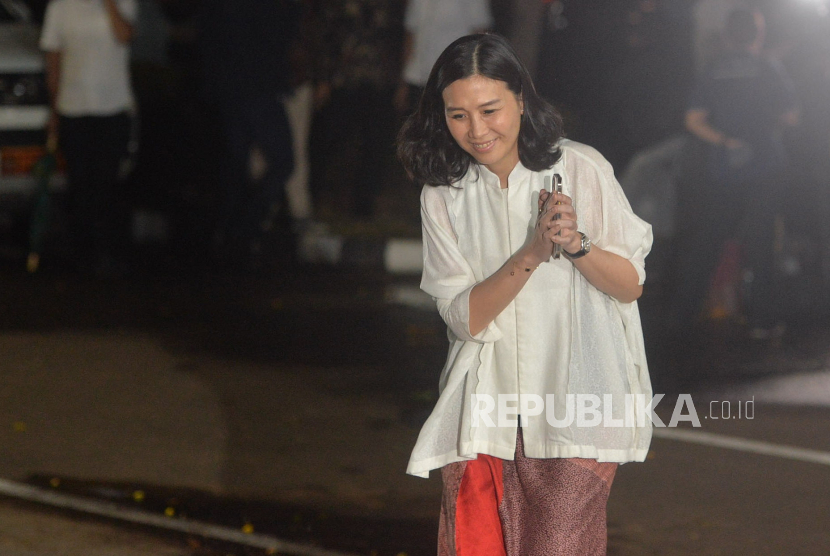 Veronica Tan  tiba di kediaman Presiden Terpilih Prabowo Subianto, Kertanegara, Jakarta Selatan, Senin (14/10/2024). Presiden Terpilih Prabowo Subianto memanggil sejumlah tokoh yang diyakini bakal menjadi calon menteri/kepala lembaga negara untuk pemerintahan baru ke depan.