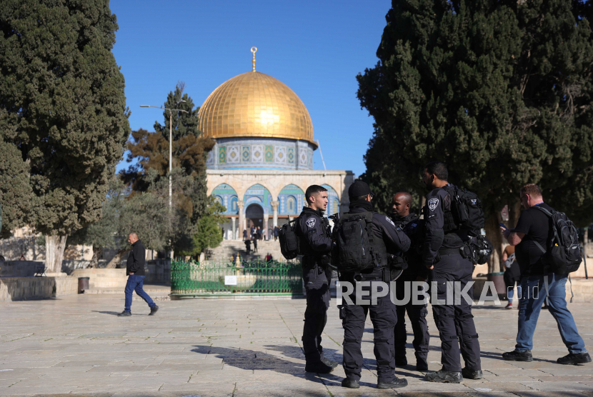 Kubbatus sakhrah di kompleks masjid al-Aqsa, tempat Nabi Muhammad melaksanakan Isra Miraj. 