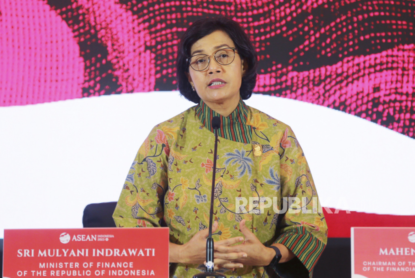 Indonesian Finance Minister Sri Mulyani Indrawati speaks to media during the ASEAN Finance Ministers and Central Bank Governors meeting in Nusa Dua, Bali, Indonesia on Thursday, March 30, 2023. The resort island of Bali is held the ASEAN Finance Ministers and Central Bank Governors meeting on 30-31 March. 
