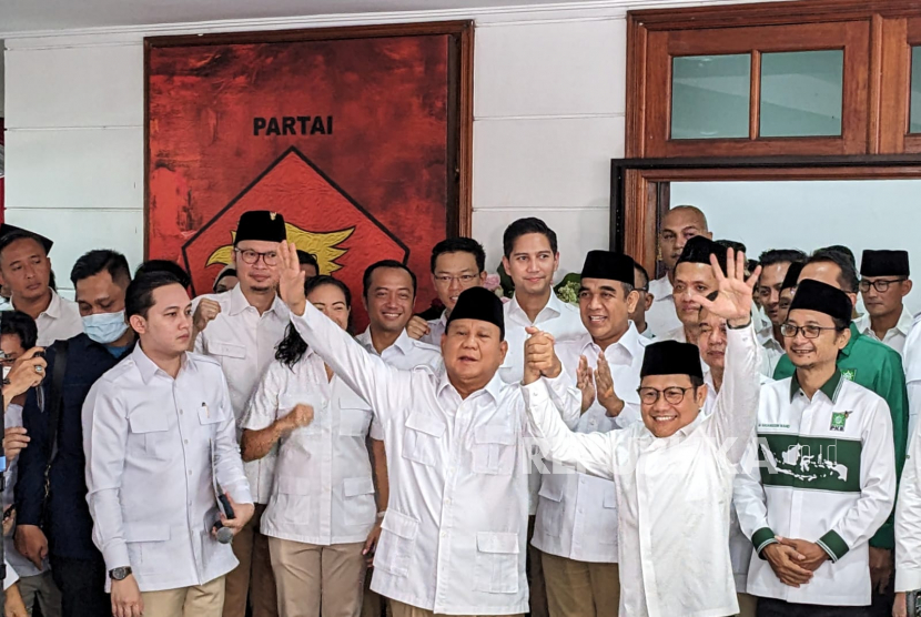 Ketua Umum Partai Gerindra, Prabowo Subianto dan Ketua Umum Partai Kebangkitan Bangsa (PKB), Abdul Muhaimin Iskandar meresmikan Sekretatiat Bersama (Sekber) di kawasan Menteng, Jakarta, Senin (23/1).